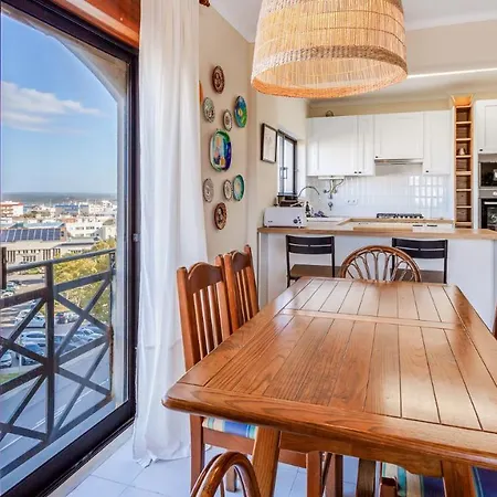 Апартаменты Casa Brasil 2 Bdr With Balcony By Lovelystay Портиман