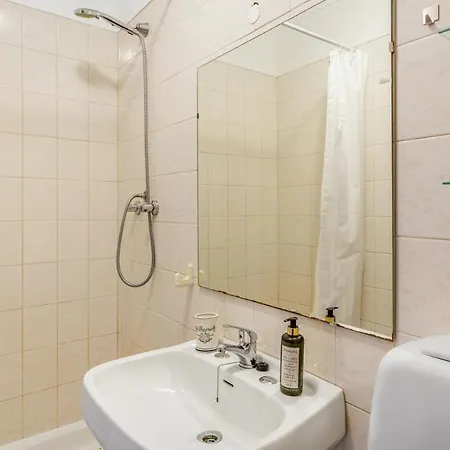 Casa Brasil 2 Bdr With Balcony By Lovelystay Апартаменты Портиман